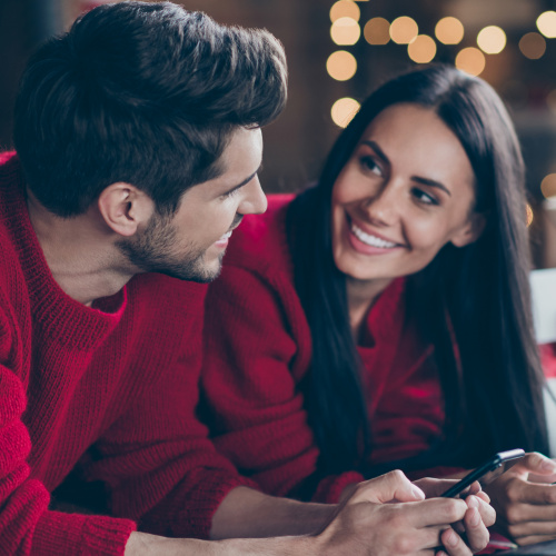How will engaging Hispanic shoppers help me win the holiday season?